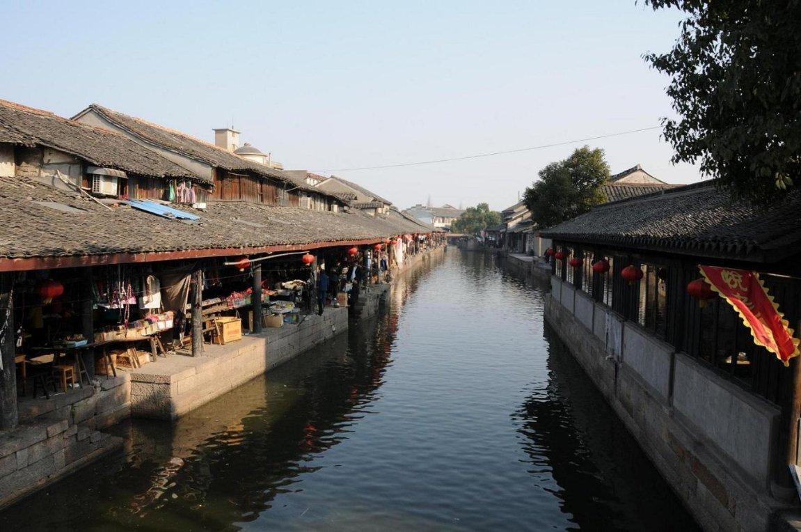 外卖小哥3年赚102万，拿极端案例进行励志宣传？不如解决经济下行的各种矛盾！